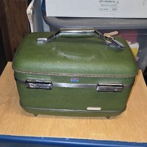 1960s Vintage Retro Green Travel Makeup Case American Tourister Tiara Model Lugg